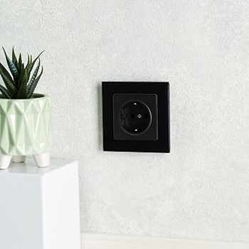 электроустановочные изделия IEK серии Brite - пример установки