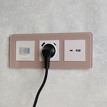 электроустановочные изделия IEK Brite - пример установки