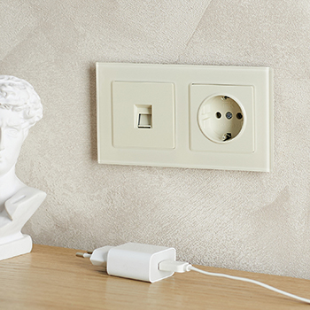 рамка 2-постовая IEK РУ-2-2-БрВа Brite - пример установки