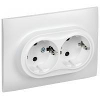 Сканди арктический белый розетка скрытая 2-мест заземление шторки IP20