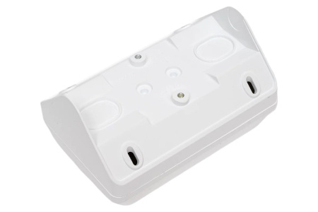 Этюд белый розетка открытая 2-мест заземление шторки IP20 угловая