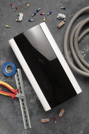 Бокс 18мод навесной белый черная прозрачная дверь IP41 SlimBox EKF