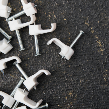 Скоба прямоугольная 8мм пластик Rexant 50шт